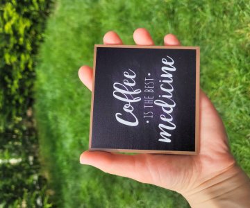 4'lü Çerçeve Görünümlü İskandinav Tasarım Kahve Köşesi Ahşap Dekor Seti Süs (10*10 Cm)